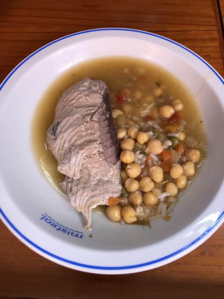 a fish and chickpeas stew
