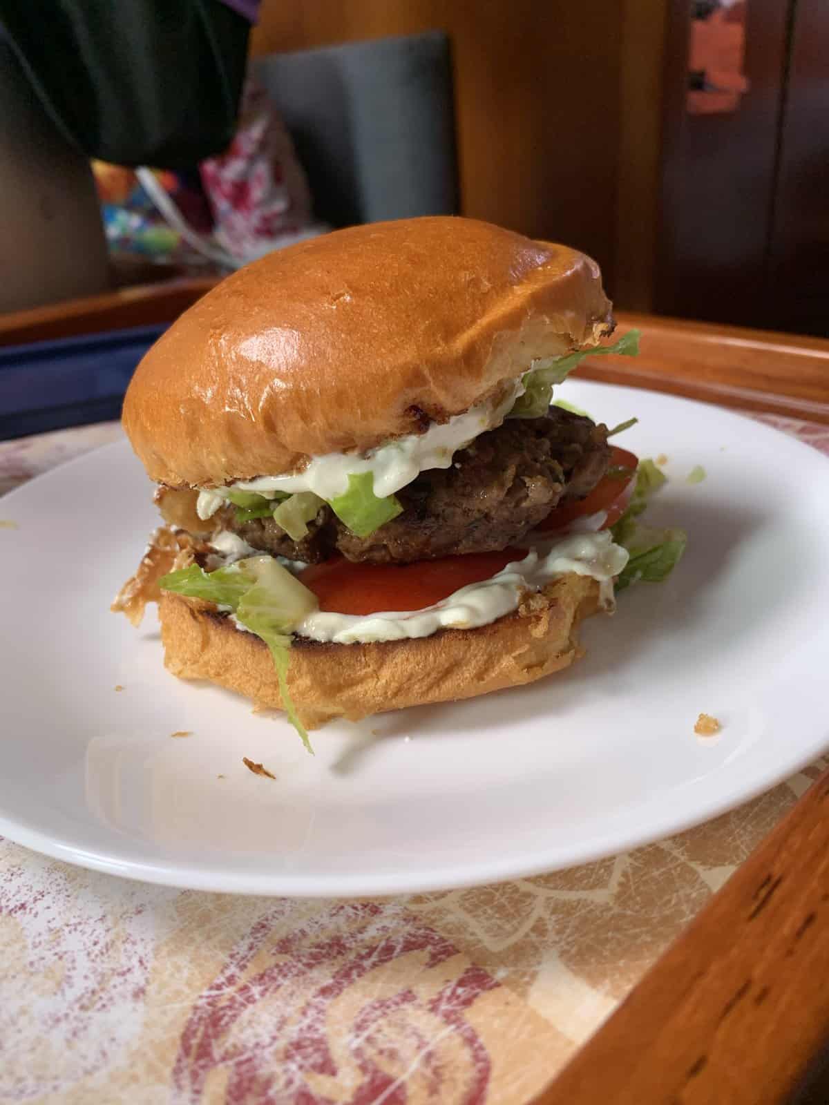 a hamburger, made with lamb